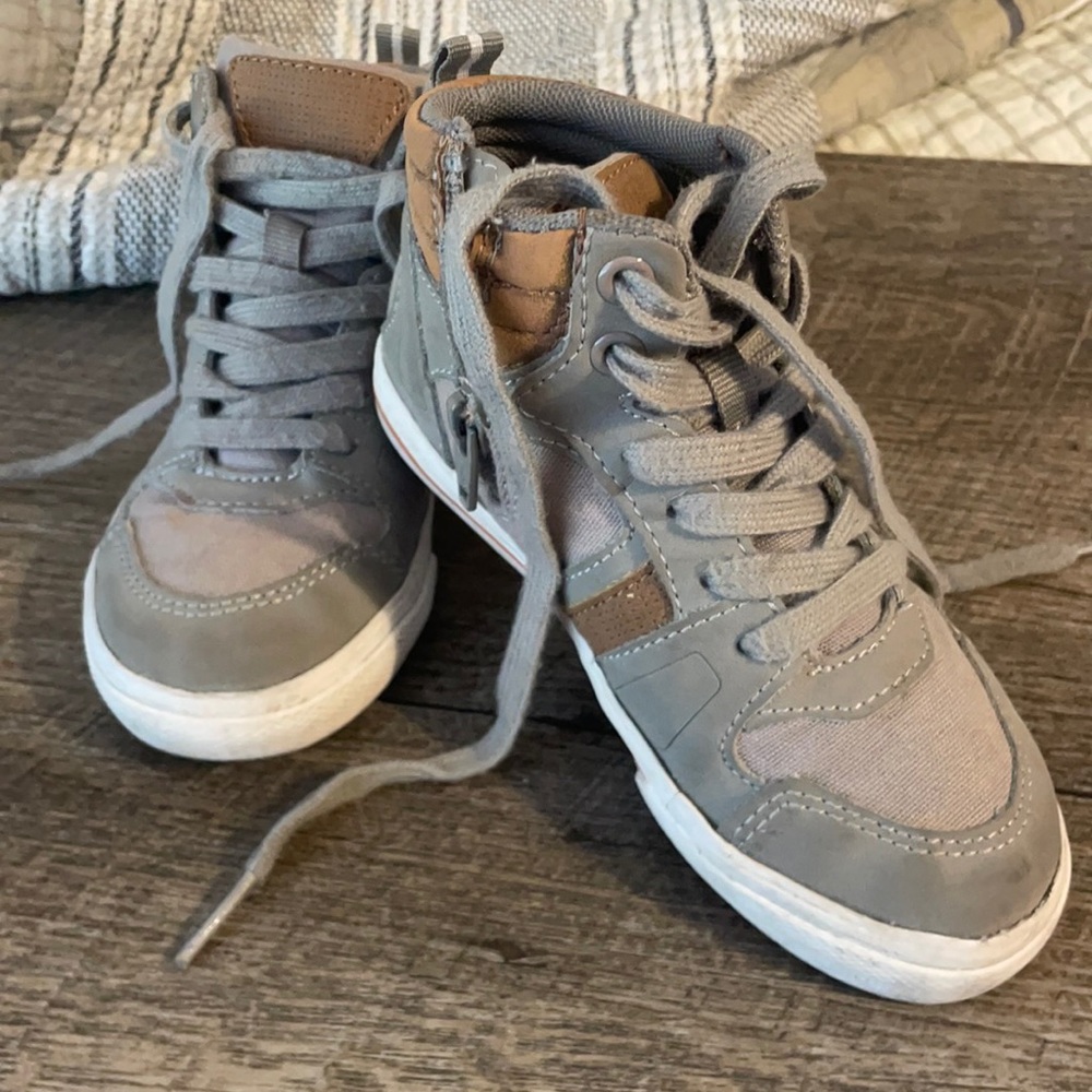 Cat & Jack boys high top gray and brown  sneakers . Size 10